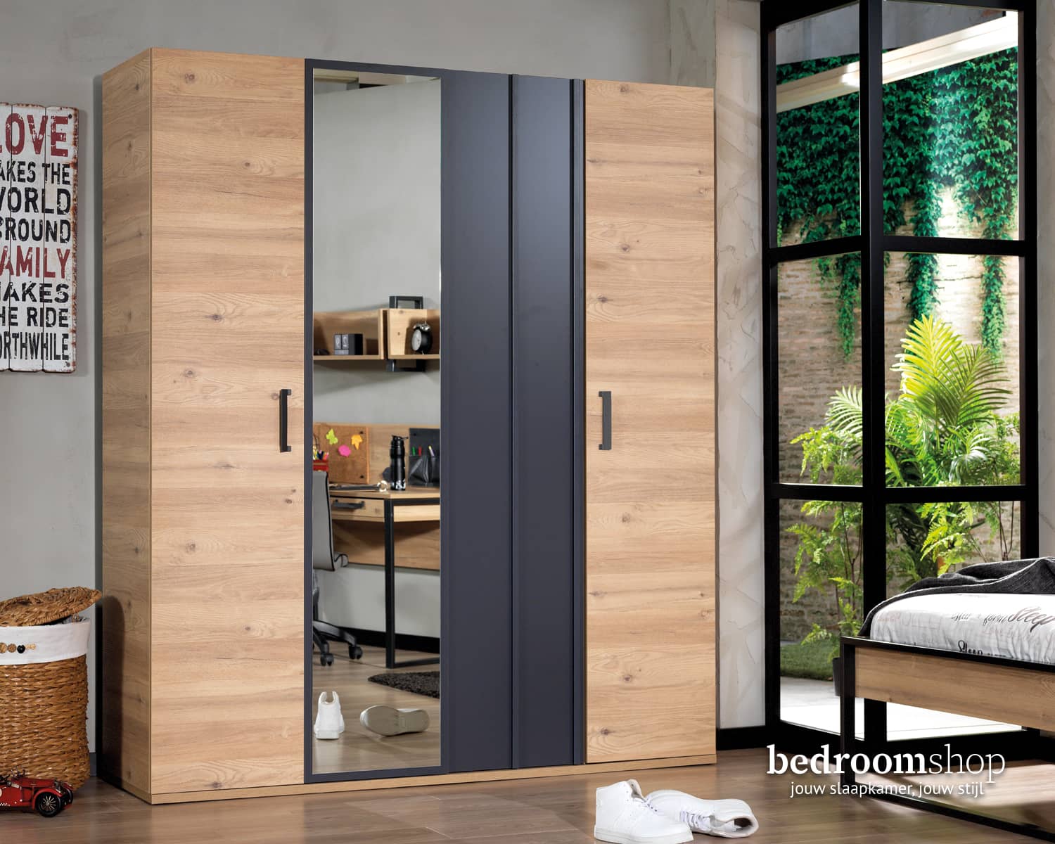 Draaideurkast 4 deurs Draaideurkast 4 deurs