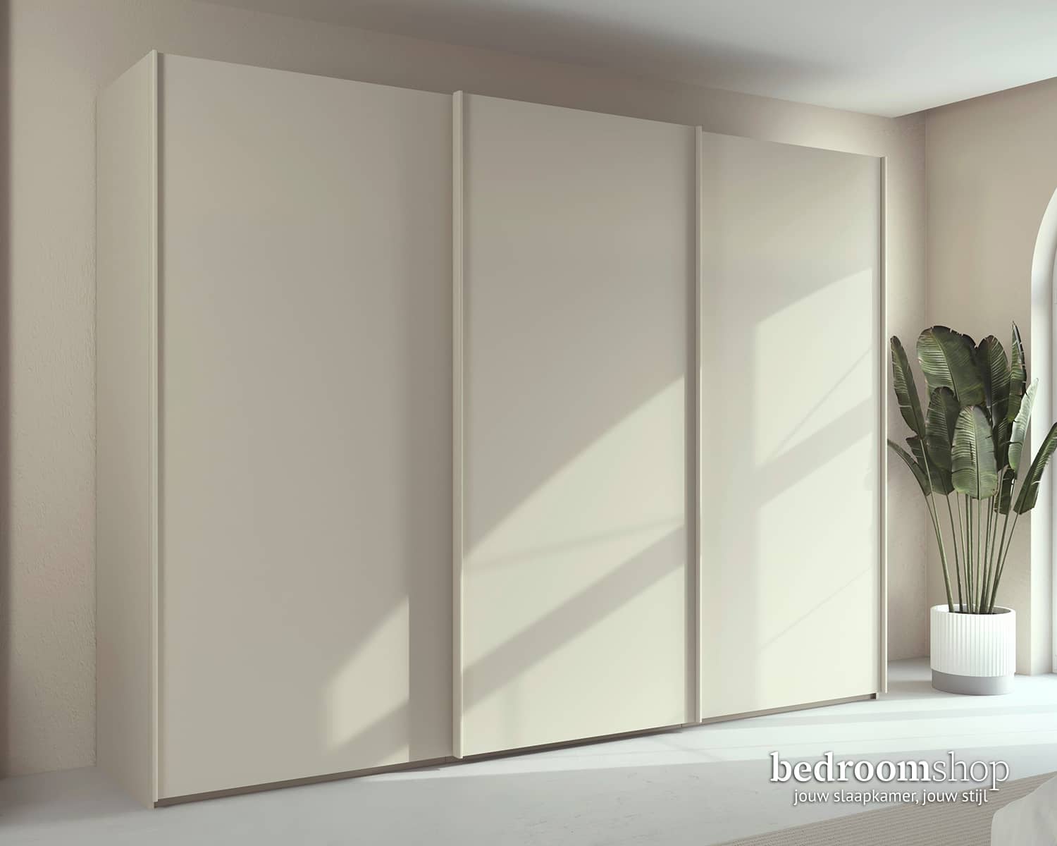 Kledingkast beige 3-deurs Kledingkast beige 3-deurs