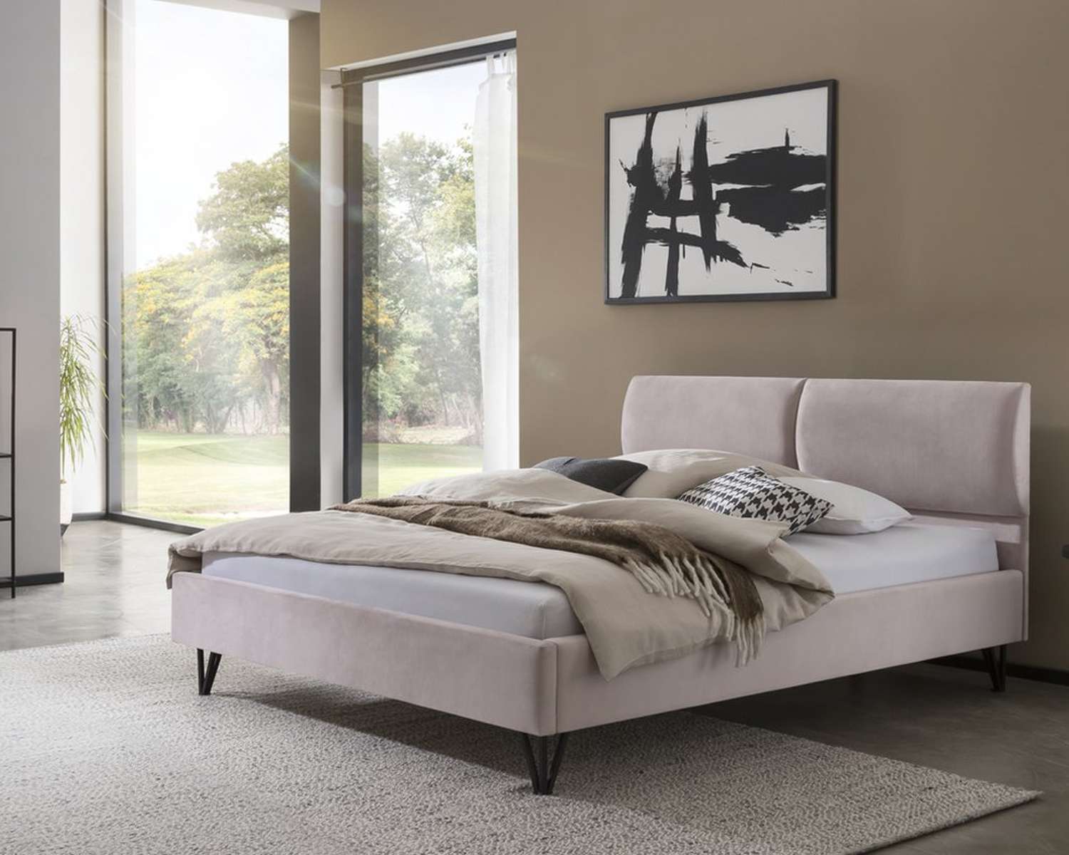 Gestoffeerd 2 persoons bed licht roze Gestoffeerd 2 persoons bed licht roze