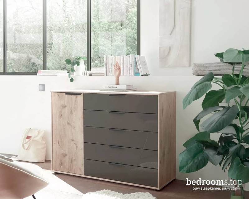 Ladecommode glasfronten lades